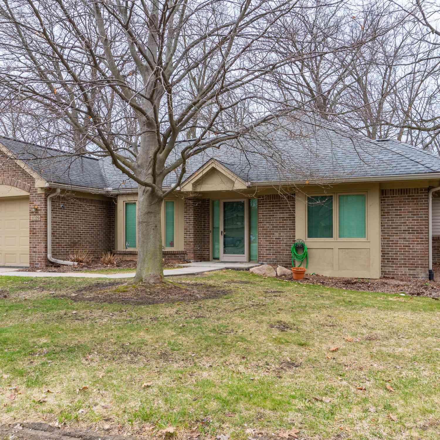 Condo For Sale - 21329 Mulberry Court<br/> Farmington Hills, MI 48336