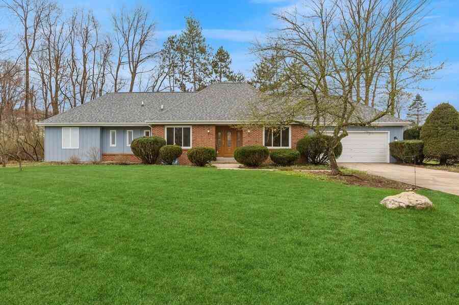 Homes For Sale - 1500 Valley View Drive<br/> Niles, MI 49120