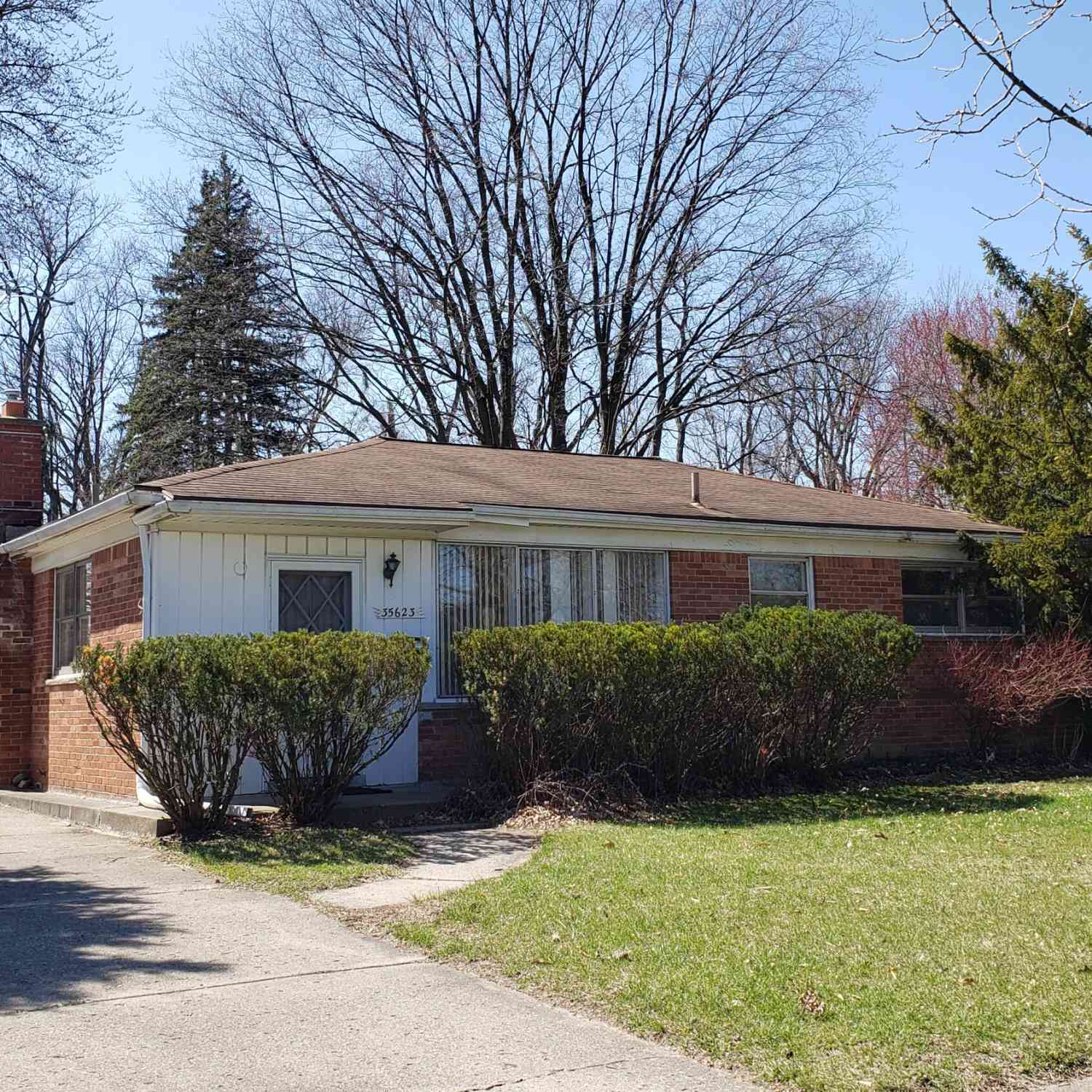 Homes For Sale - 35623 Minton Street<br/> Wayne County, Livonia, MI 48150