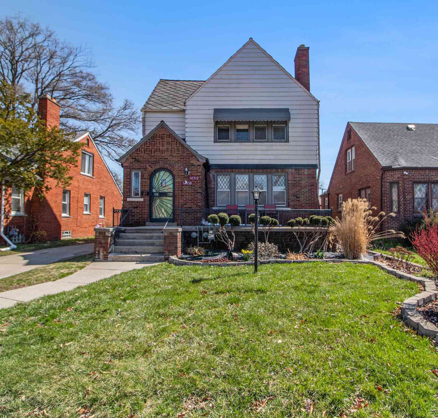 Homes For Sale - 14310 Asbury Park<br/> Wayne County, Detroit, MI 48227
