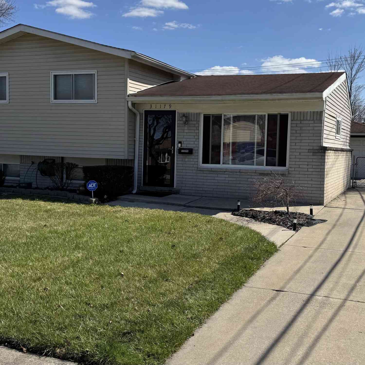 Homes For Sale - 31179 Avondale Street<br/> Westland, MI 48186