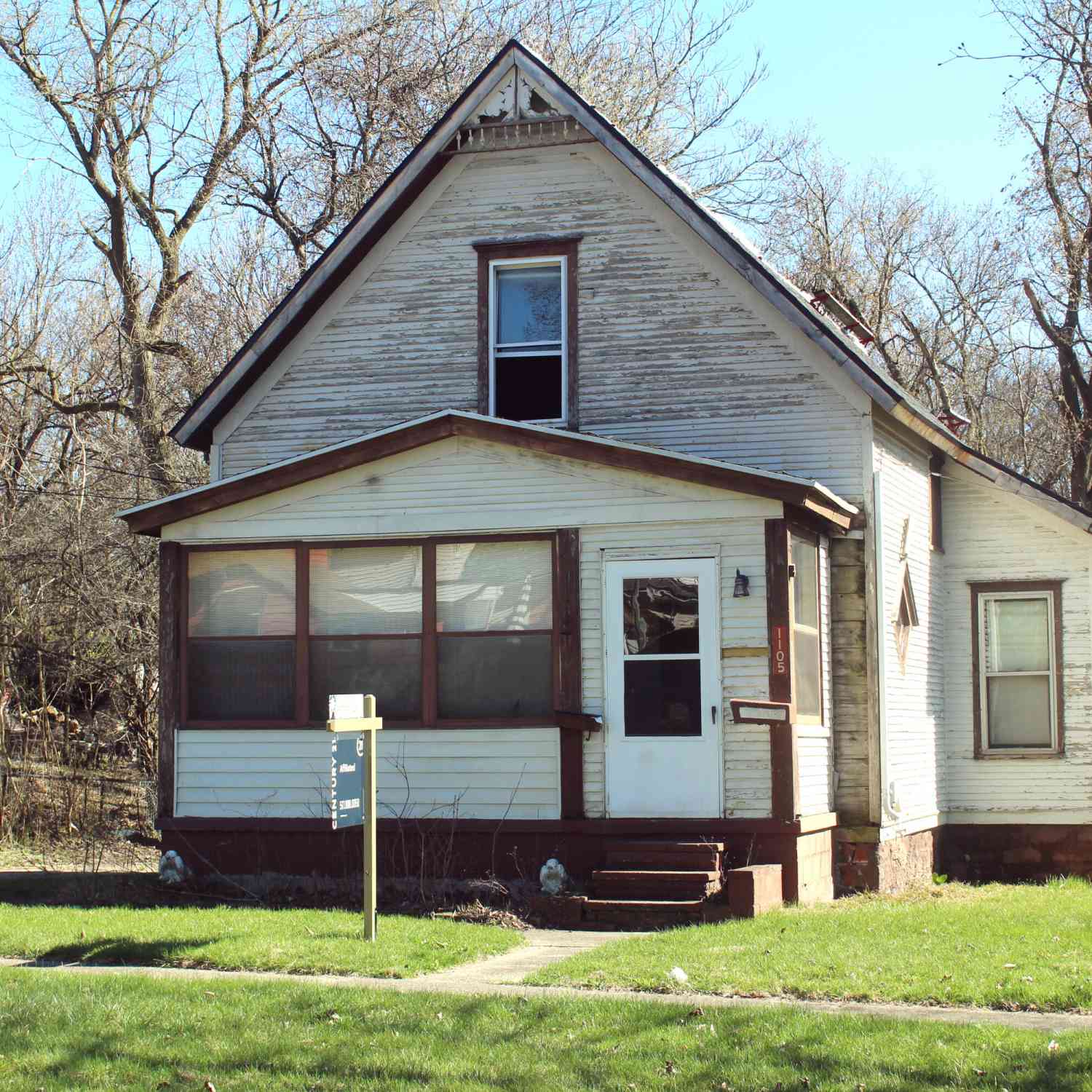 Homes For Sale - 1105 Pringle Ave Avenue<br/> Jackson, MI 49203