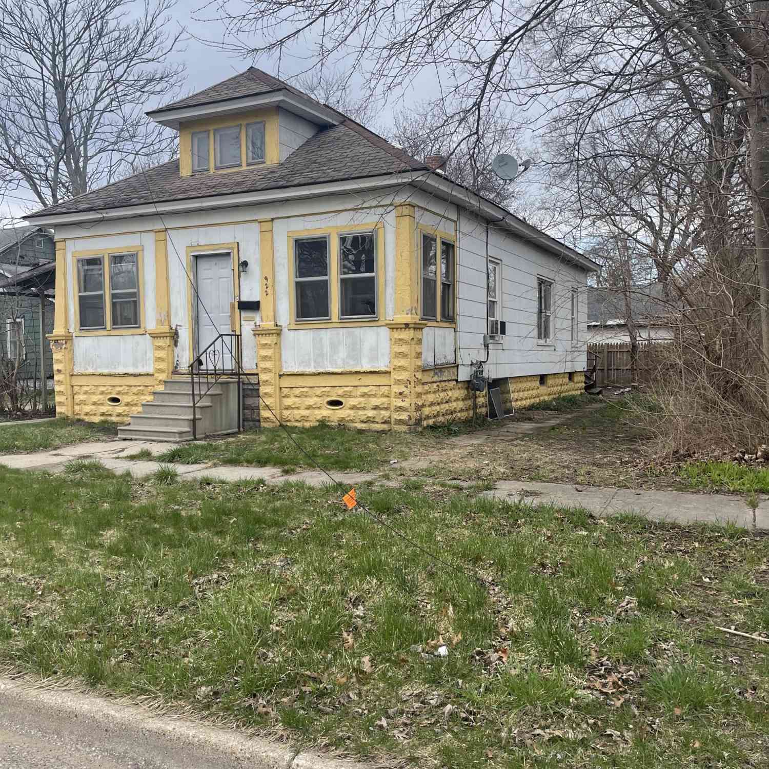 Homes For Sale - 922 Emerald Street<br/> Muskegon, MI 49442