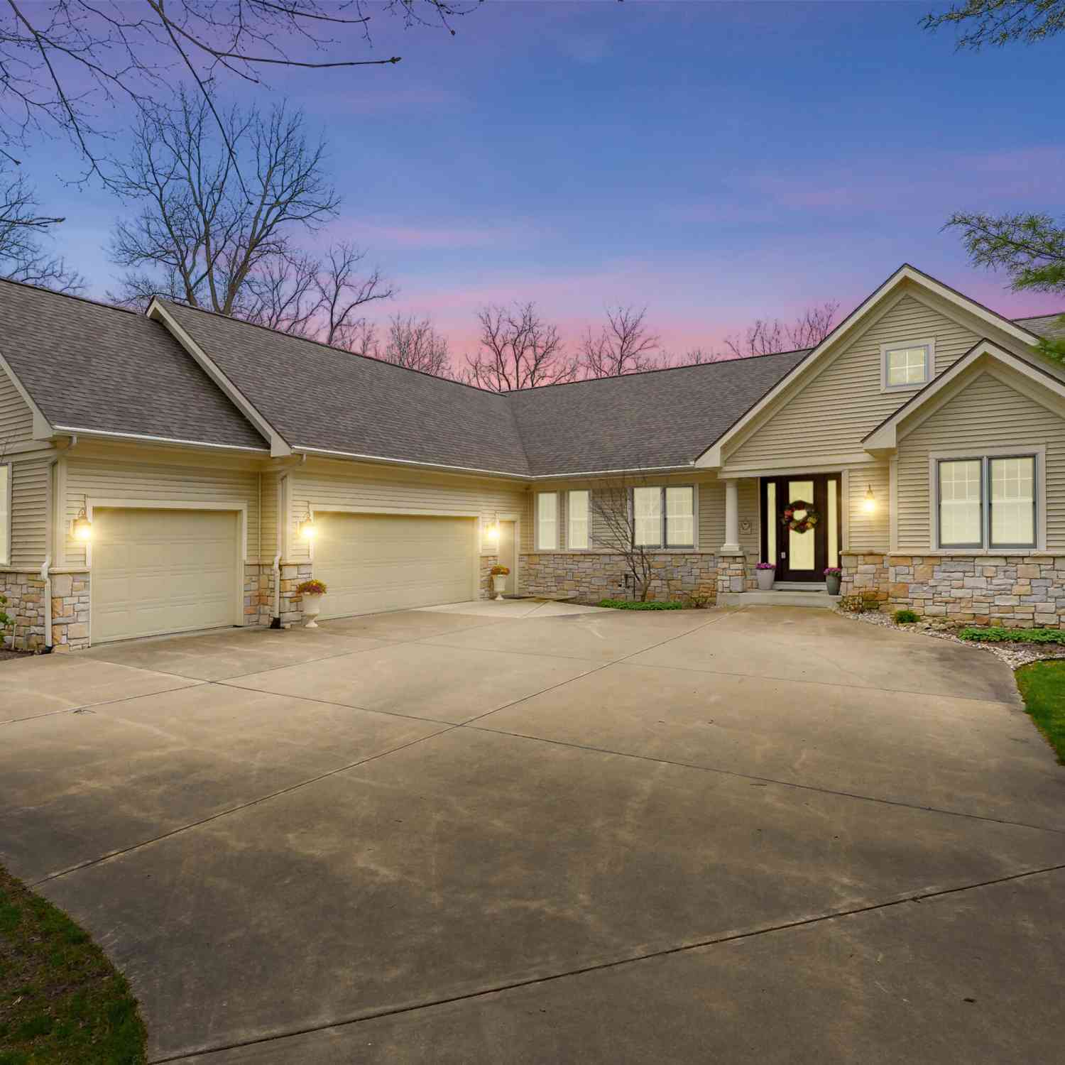 Homes For Sale - 6229 E Bay Lane<br/> Richland, MI 49083