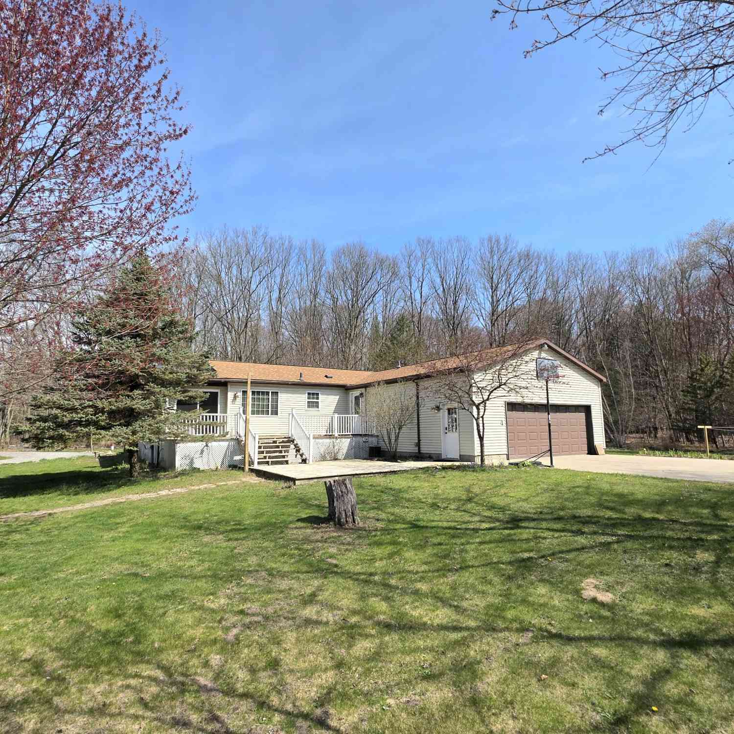 Homes For Sale - 5766 W 92nd Street<br/> Fremont, MI 49412