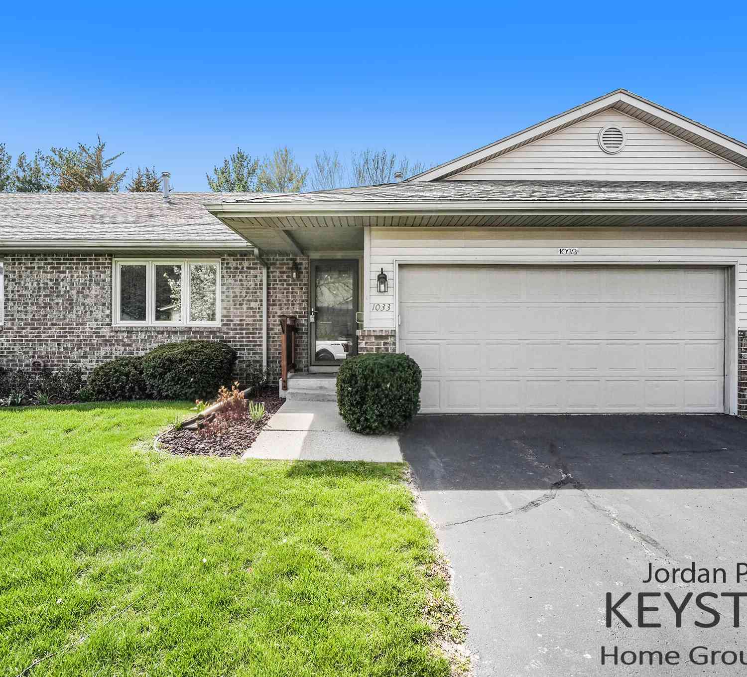 Condo For Sale - 1033 Country Gardens<br/> Grand Rapids, MI 49534