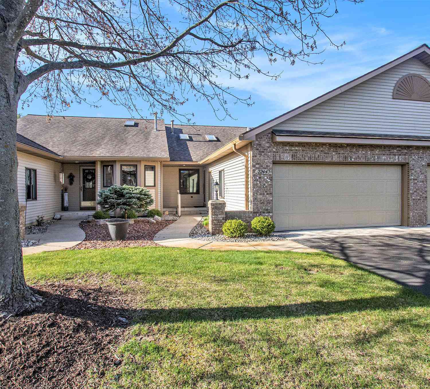Condo For Sale - 2244 Aimie Avenue<br/> Byron Center, MI 49315