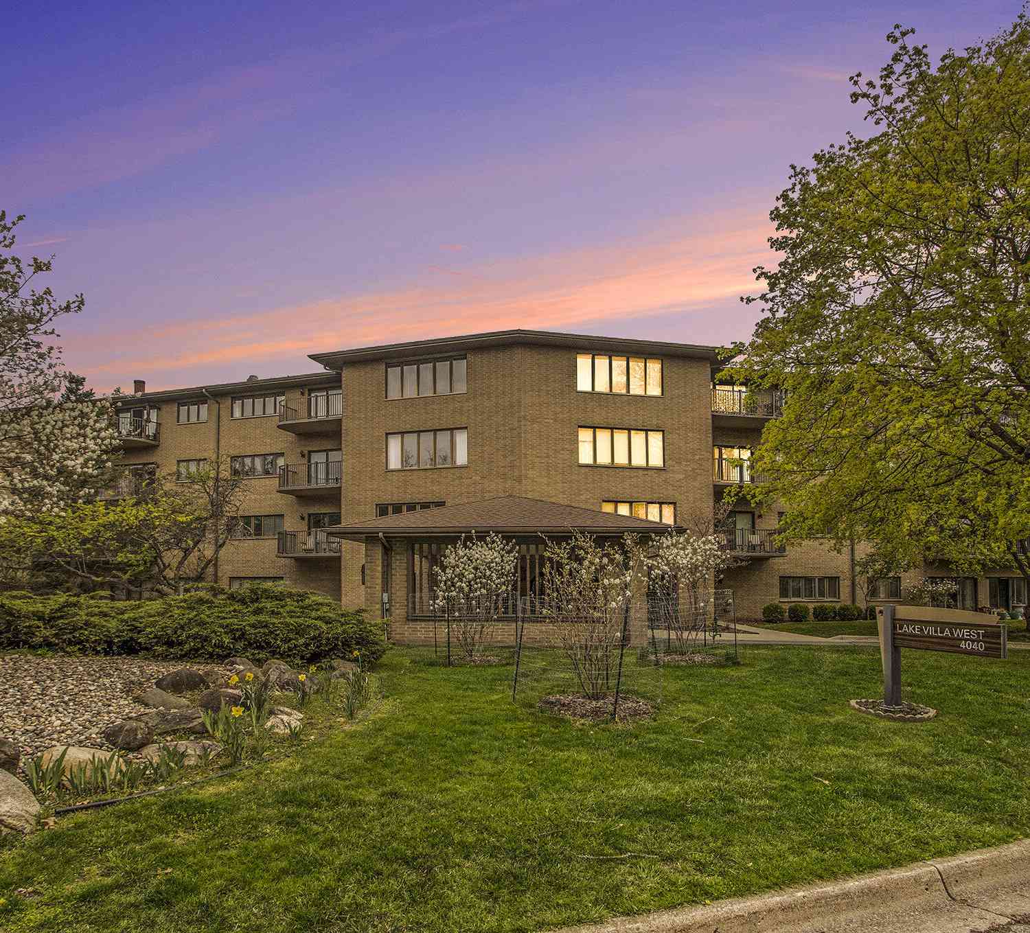 Condo For Sale - 4040 Greenleaf Circle #201<br/> Kalamazoo, MI 49008