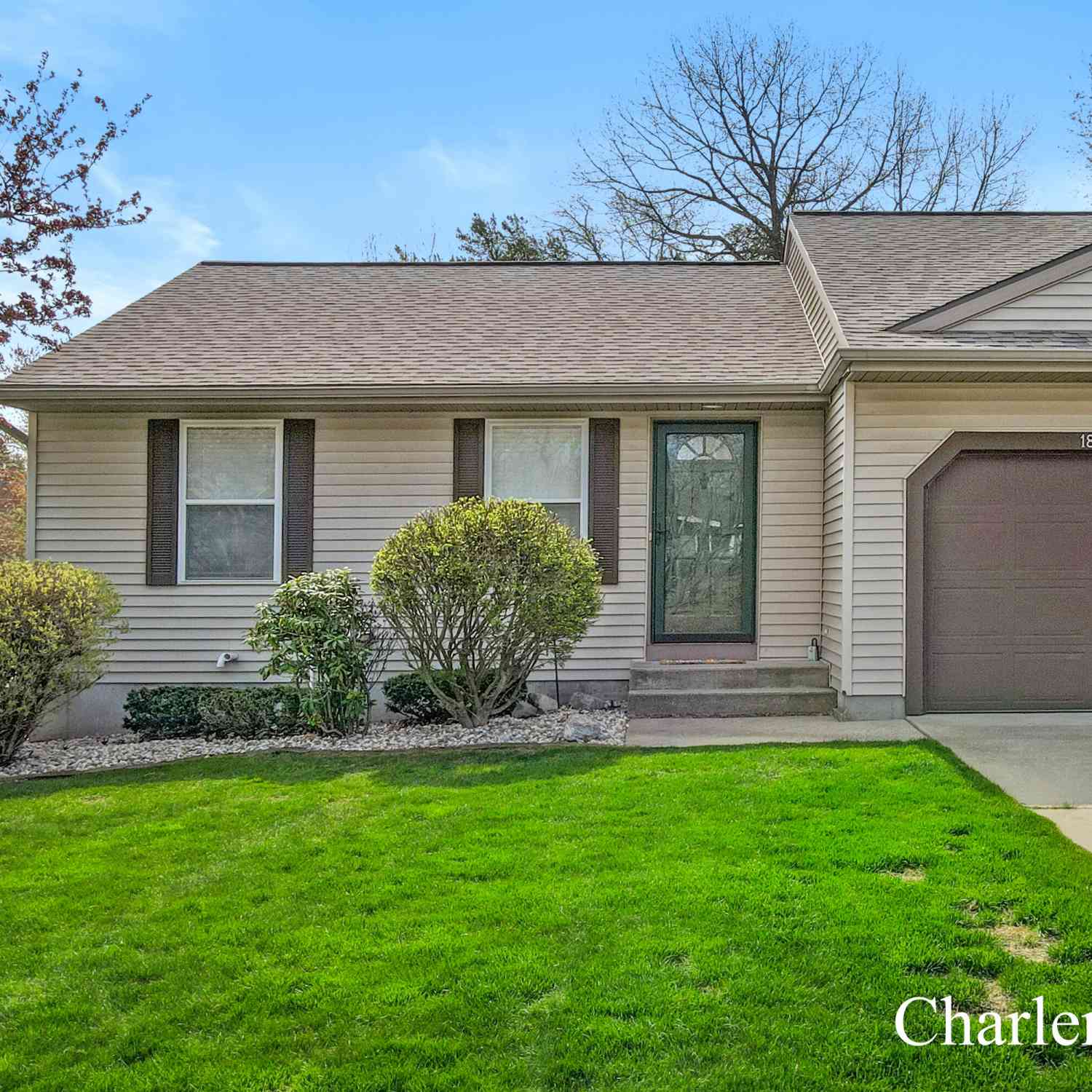 Condo For Sale - 18128 Swiss Drive<br/> Spring Lake, MI 49456