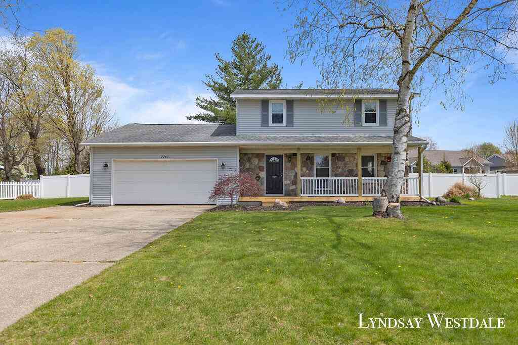 Homes For Sale - 7740 Chickadee Drive<br/> Jenison, MI 49428