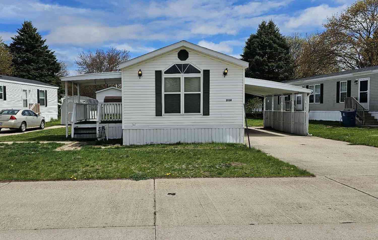 Condo For Sale - 2138 Arrowhead Drive<br/> Muskegon, MI 49442