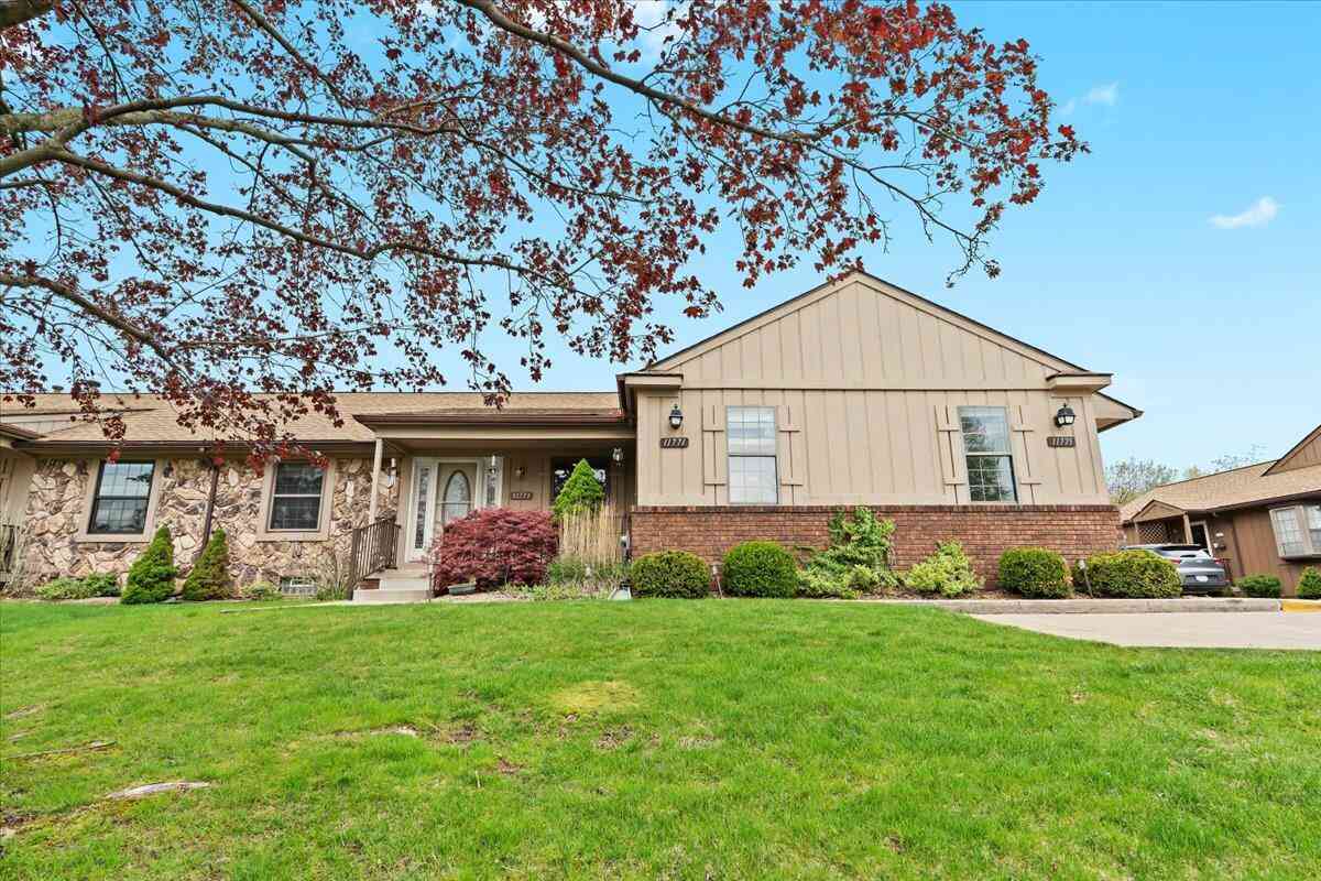 Condo For Sale - 11771 Shenandoah Drive<br/> Green Oak Twp, MI 48178