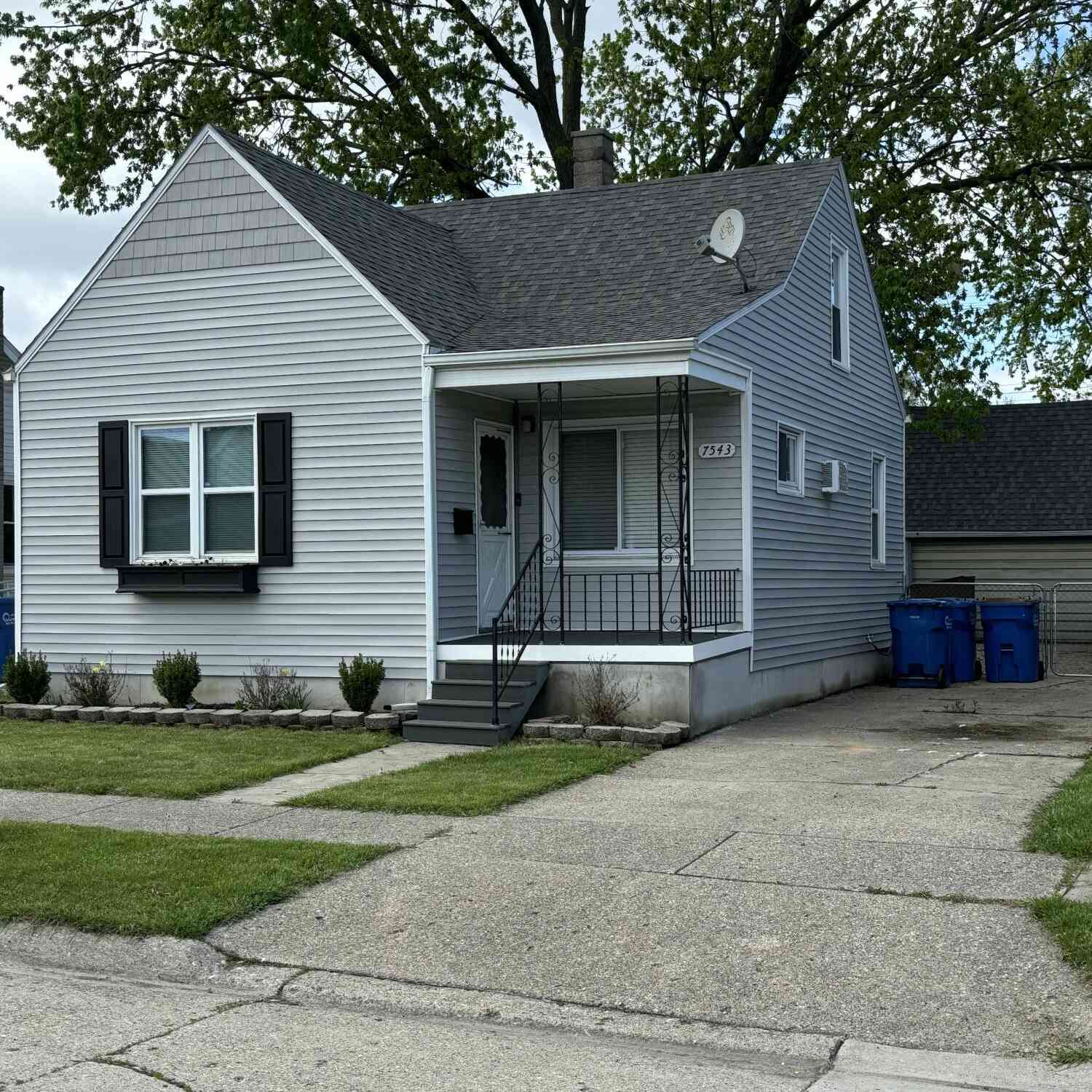 Homes For Sale - 7543 Ford Avenue<br/> Warren, MI 48091