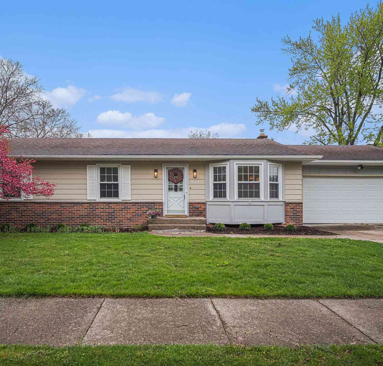 Homes For Sale - 2146 S Eventide Drive<br/> Grand Rapids, MI 49505