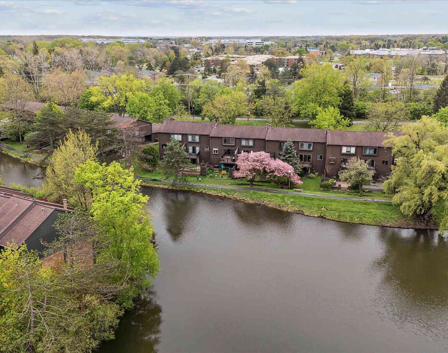 Condo For Sale - 2537 Meade Court<br/> Ann Arbor, MI 48105