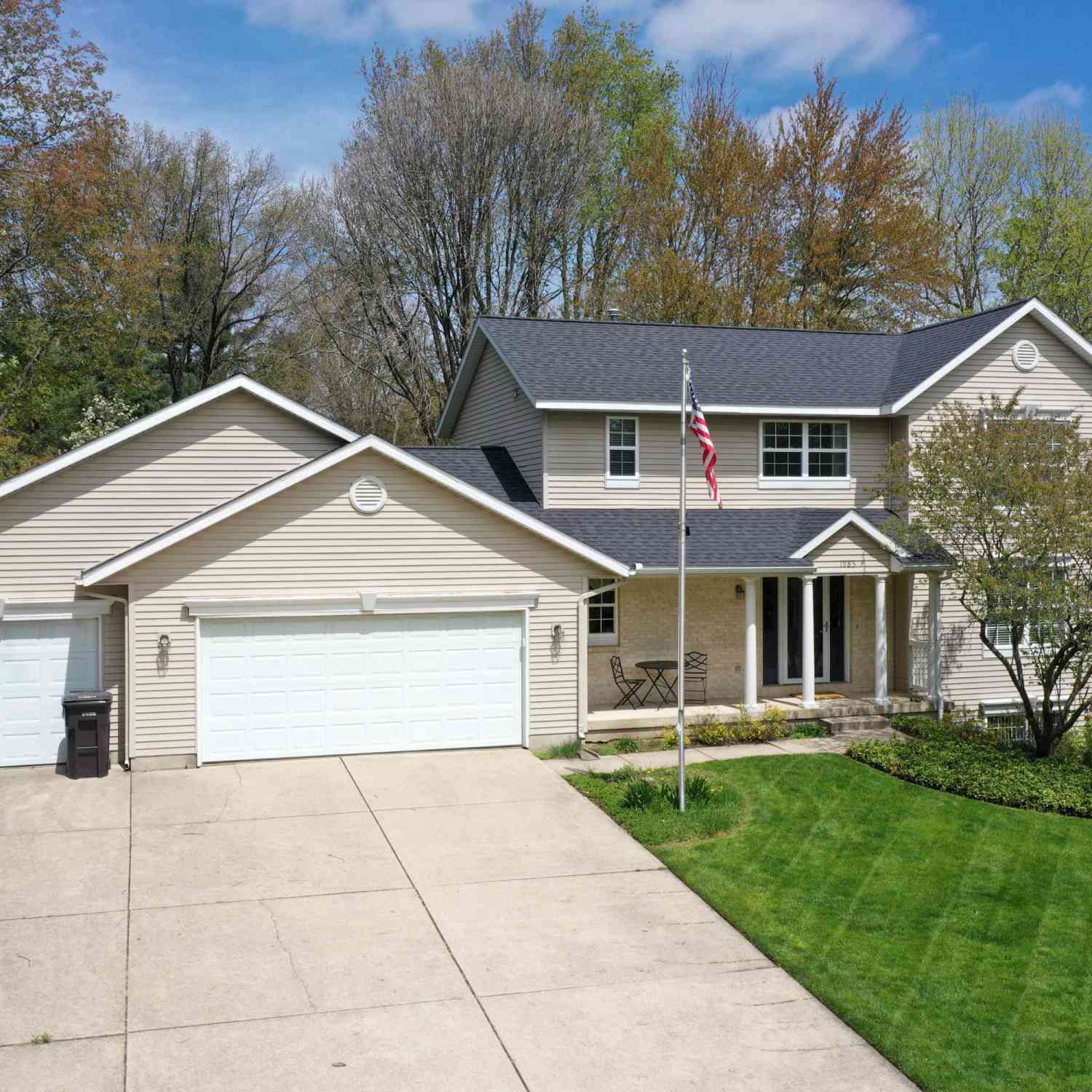 Homes For Sale - 1985 Glenvale Drive<br/> Wyoming, MI 49519