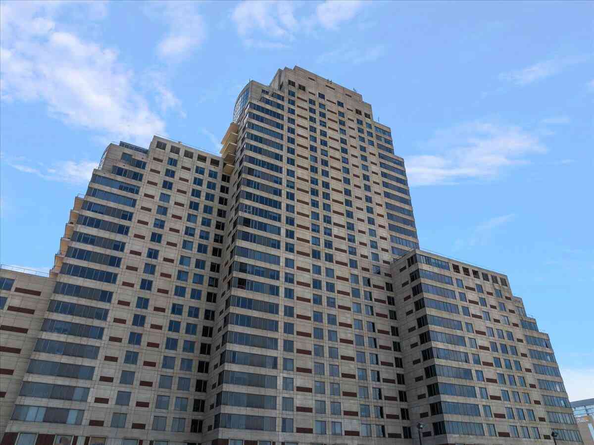 Condo For Sale - 143 Campau Circle #1616<br/> Grand Rapids, MI 49503