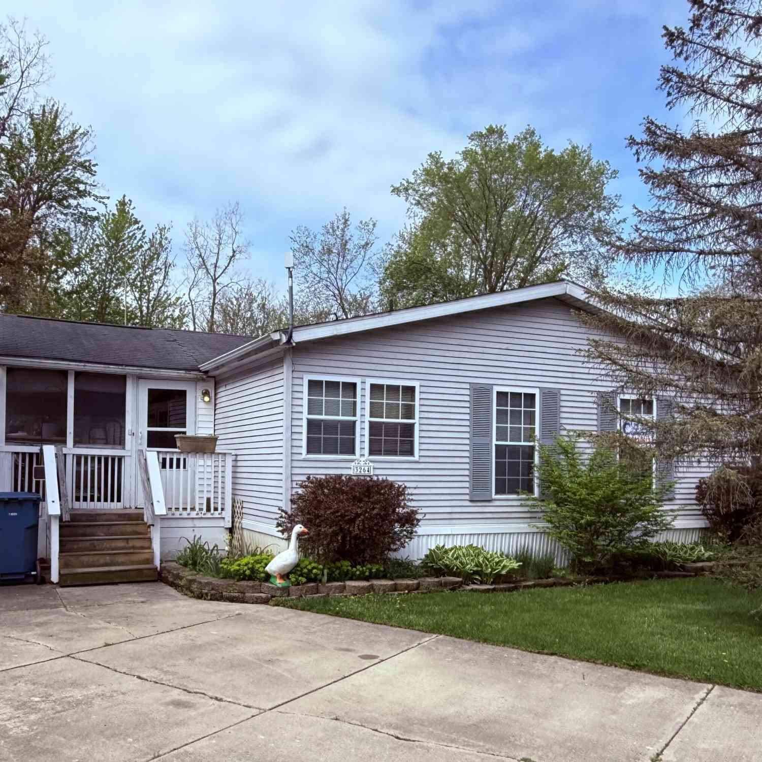 Condo For Sale - 3264 Hawthorn Circle<br/> Jackson, MI 49201