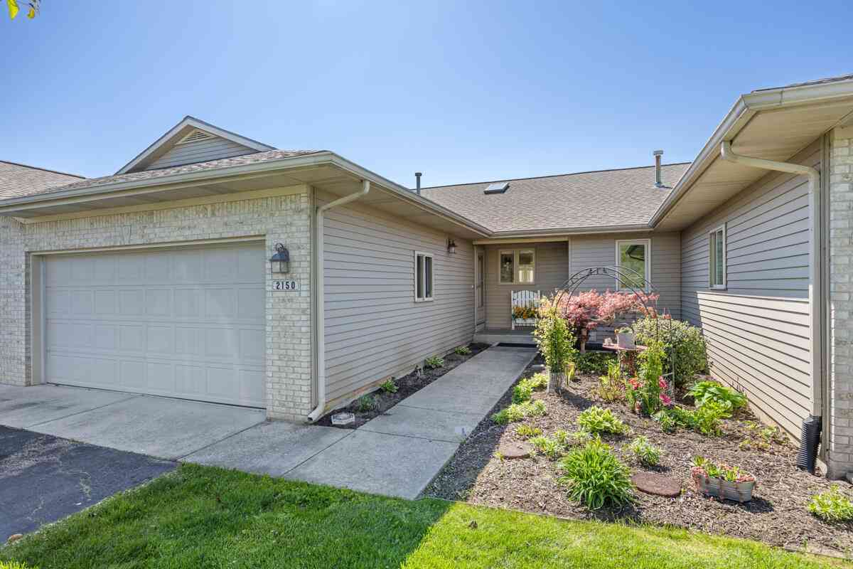 Condo For Sale - 2150 Creekside Drive<br/> Byron Center, MI 49315
