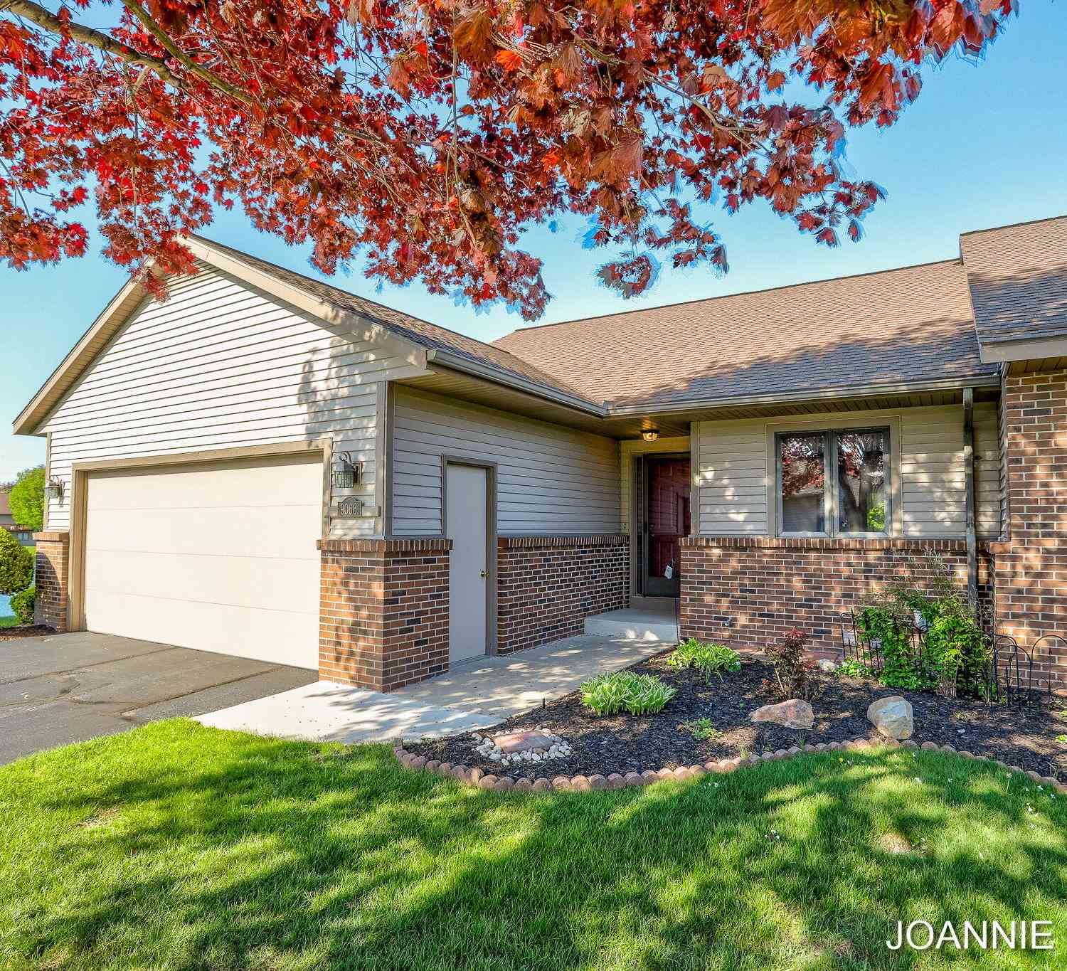 Condo For Sale - 9066 Lakeview Court<br/> Ottawa County, Zeeland, MI 49464