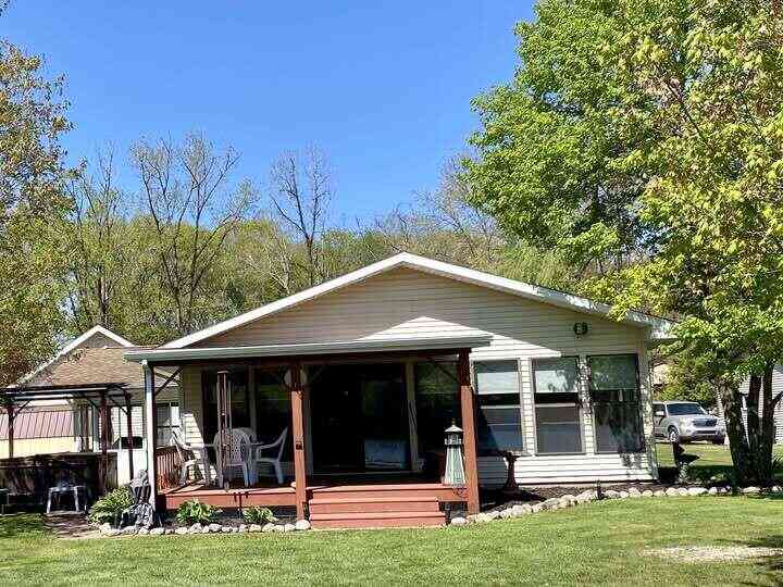 Homes For Sale - 3269 Lake Drive<br/> Hillsdale, MI 49242