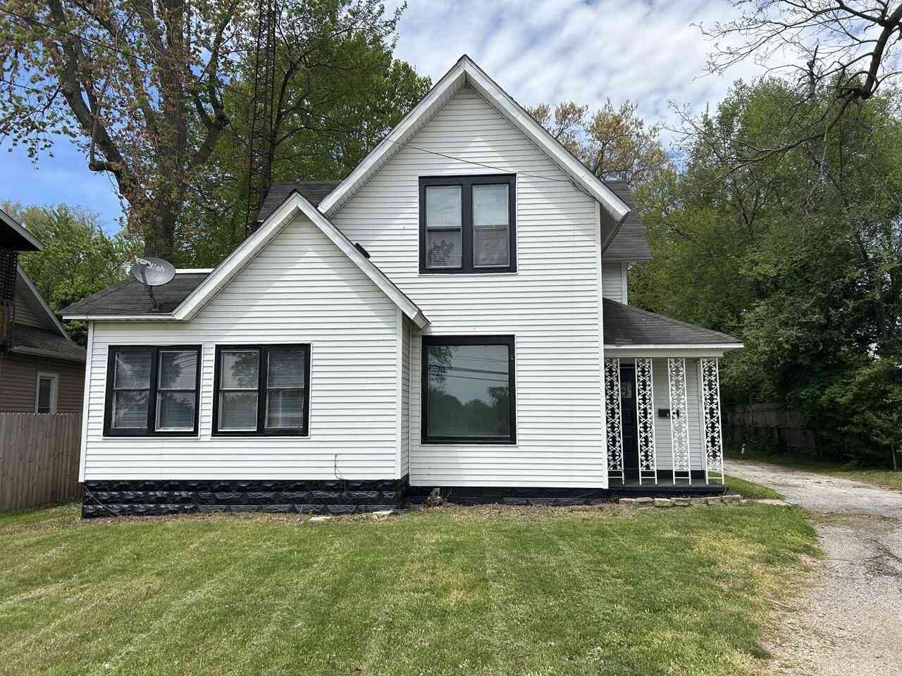 Homes For Sale - 190 E Michigan Avenue<br/> Three Rivers, MI 49093