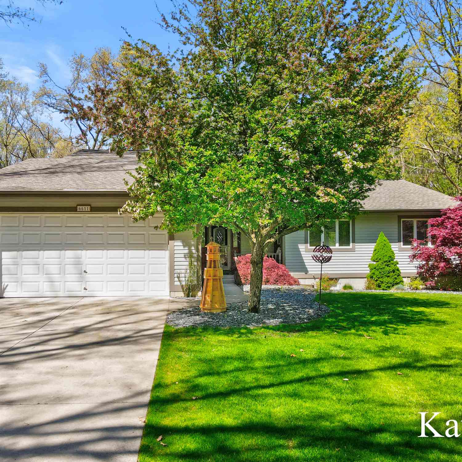 Homes For Sale - 6611 Burton Woods Drive<br/> Whitehall, MI 49461