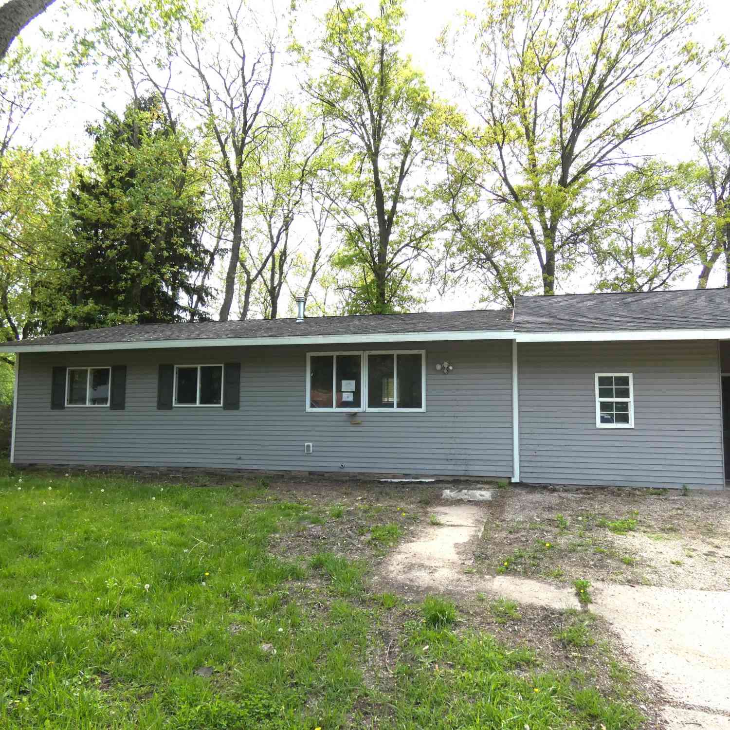 Homes For Sale - 1158 Mcintosh Drive<br/> Benton Harbor, MI 49022