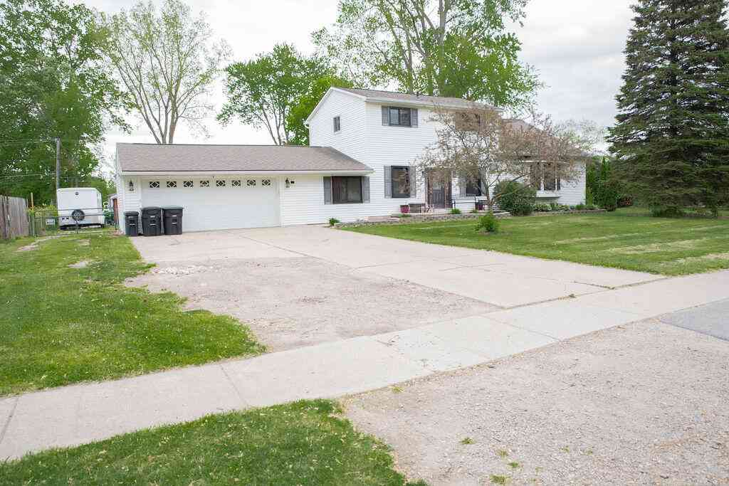 Homes For Sale - 19610 Brentwood Street<br/> Livonia, MI 48152
