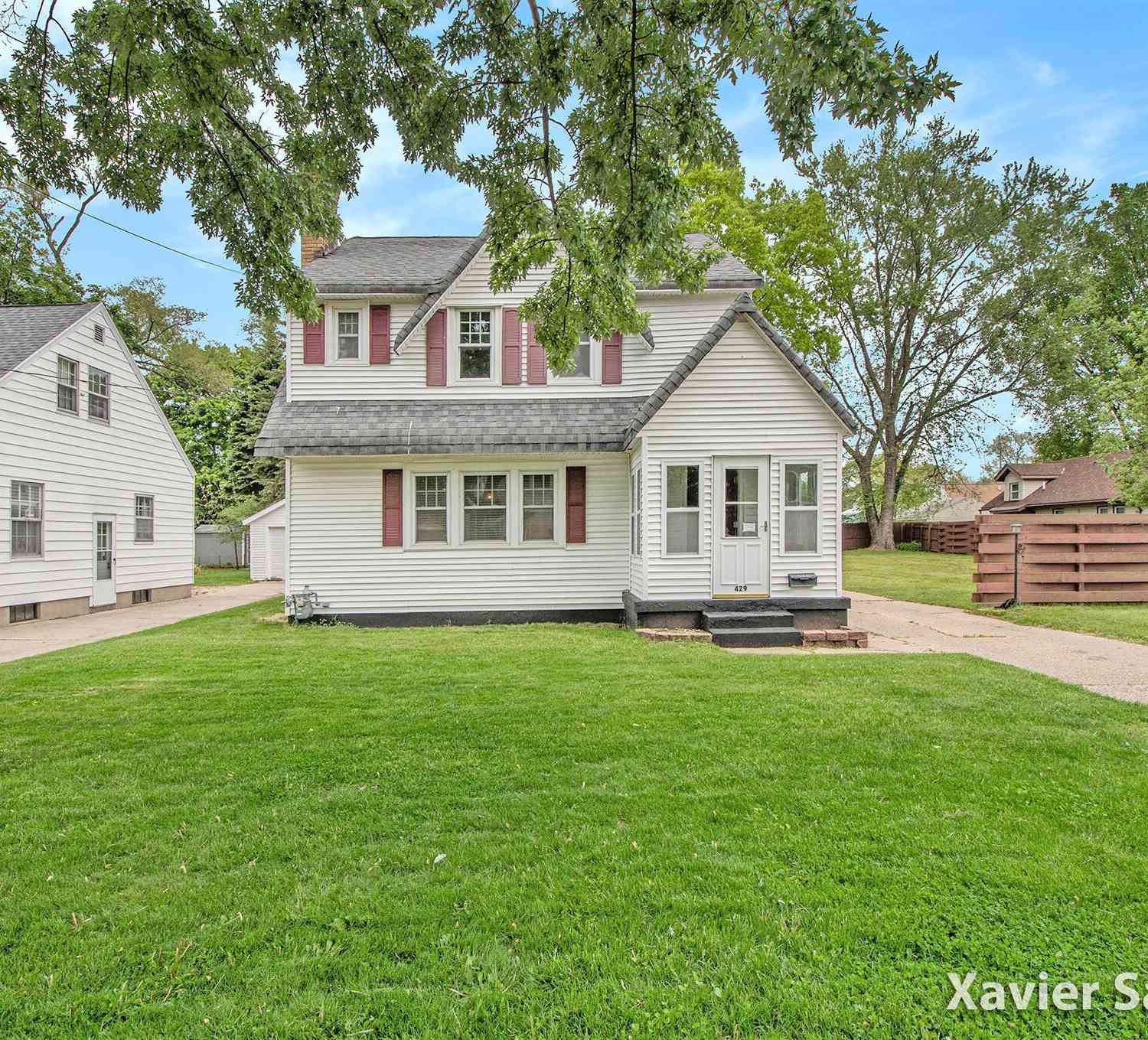 Homes For Sale - 429 Van Allen Street<br/> Wyoming, MI 49548