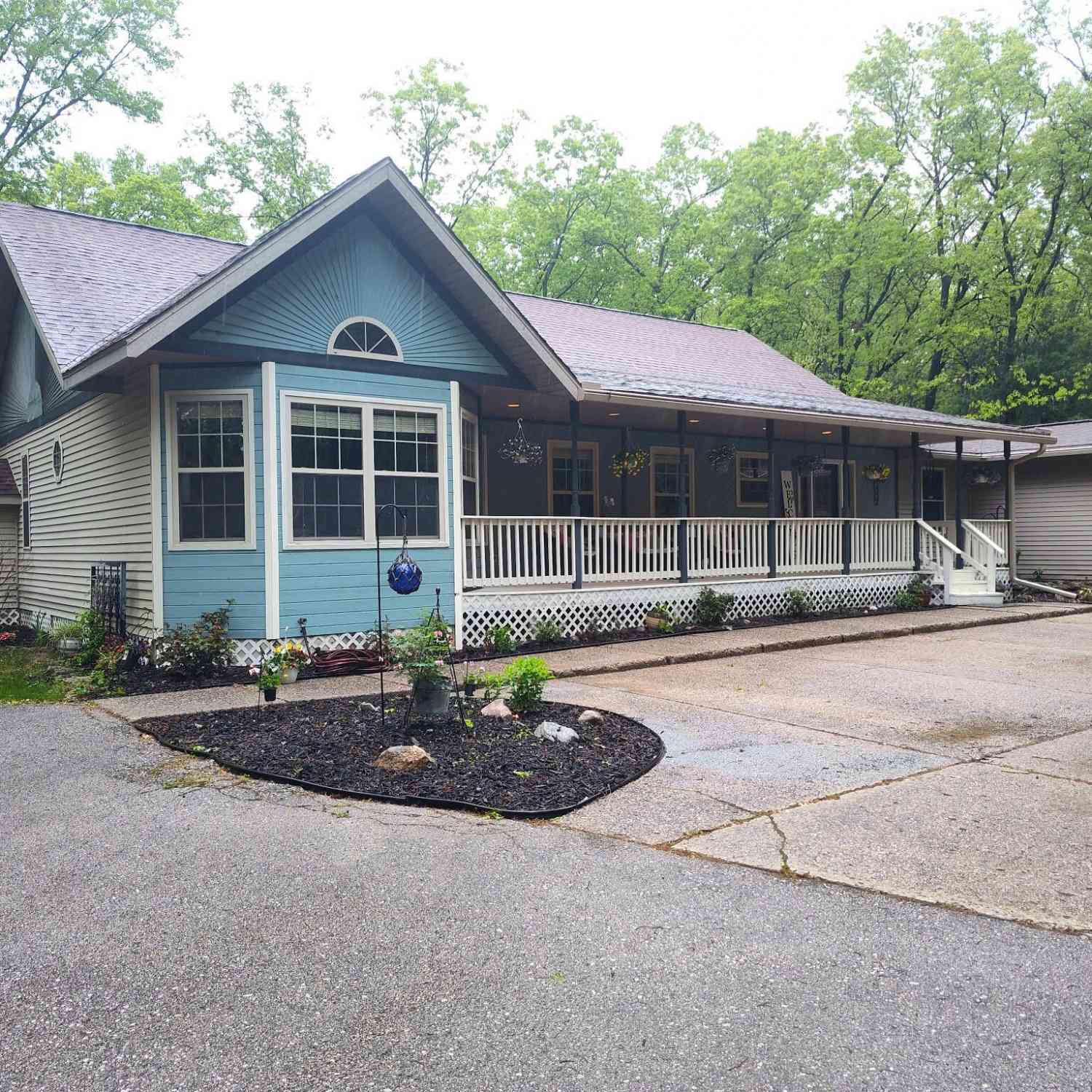 Homes For Sale - 308 N Brooks Road<br/> Muskegon, MI 49442