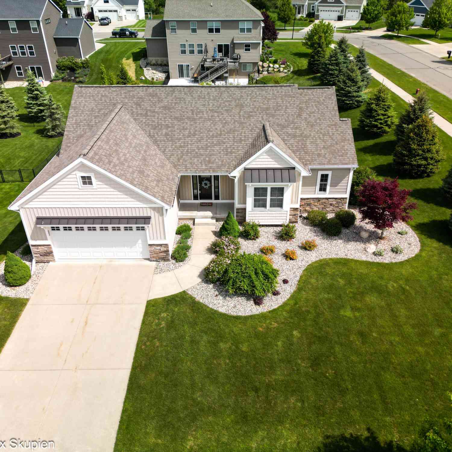 Homes For Sale - 2501 Bridle Way<br/> Belmont, MI 49306