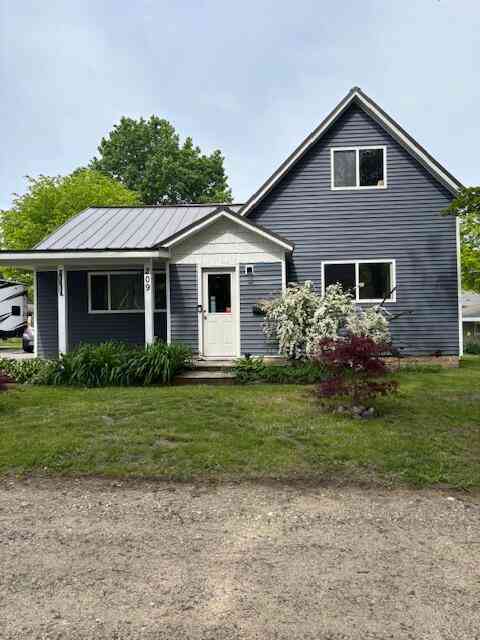 Homes For Sale - 209 S Lake Avenue<br/> Fremont, MI 49412