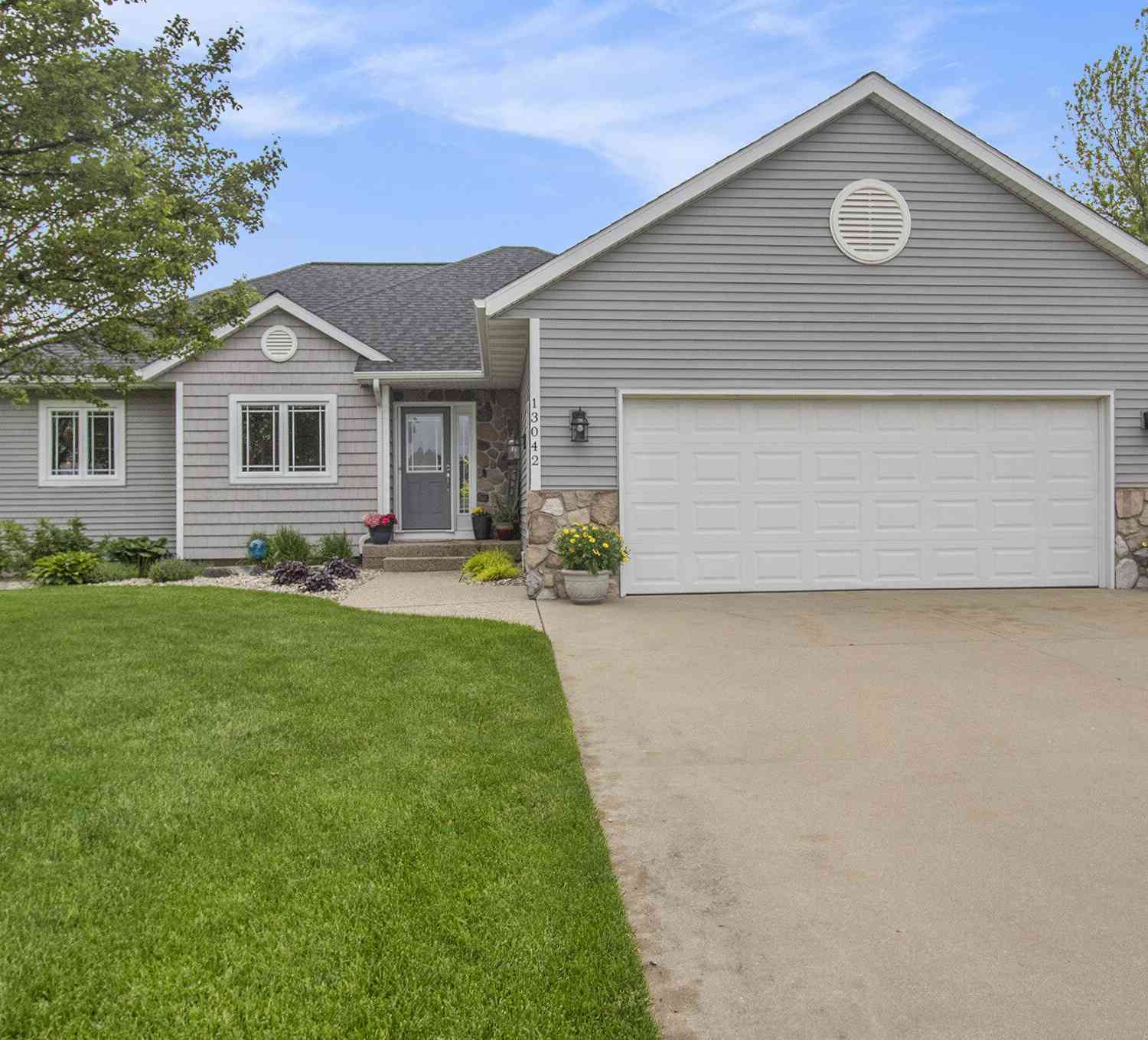 Homes For Sale - 13042 Indigo Court<br/> Holland, MI 49424