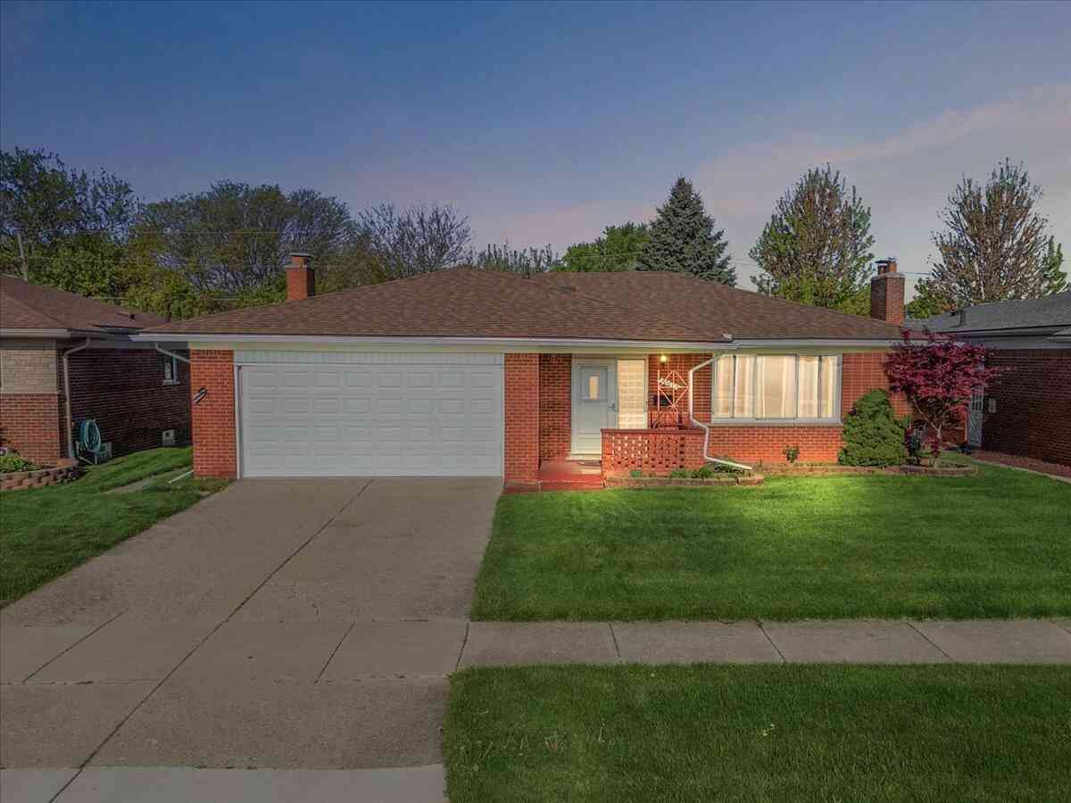 Homes For Sale - 30657 Moulin Avenue<br/> Warren, MI 48088