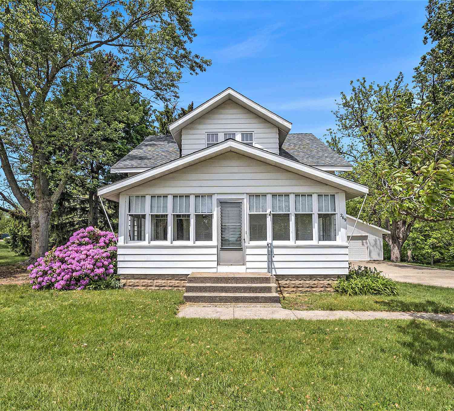 Homes For Sale - 269 E 24th Street<br/> Holland, MI 49423