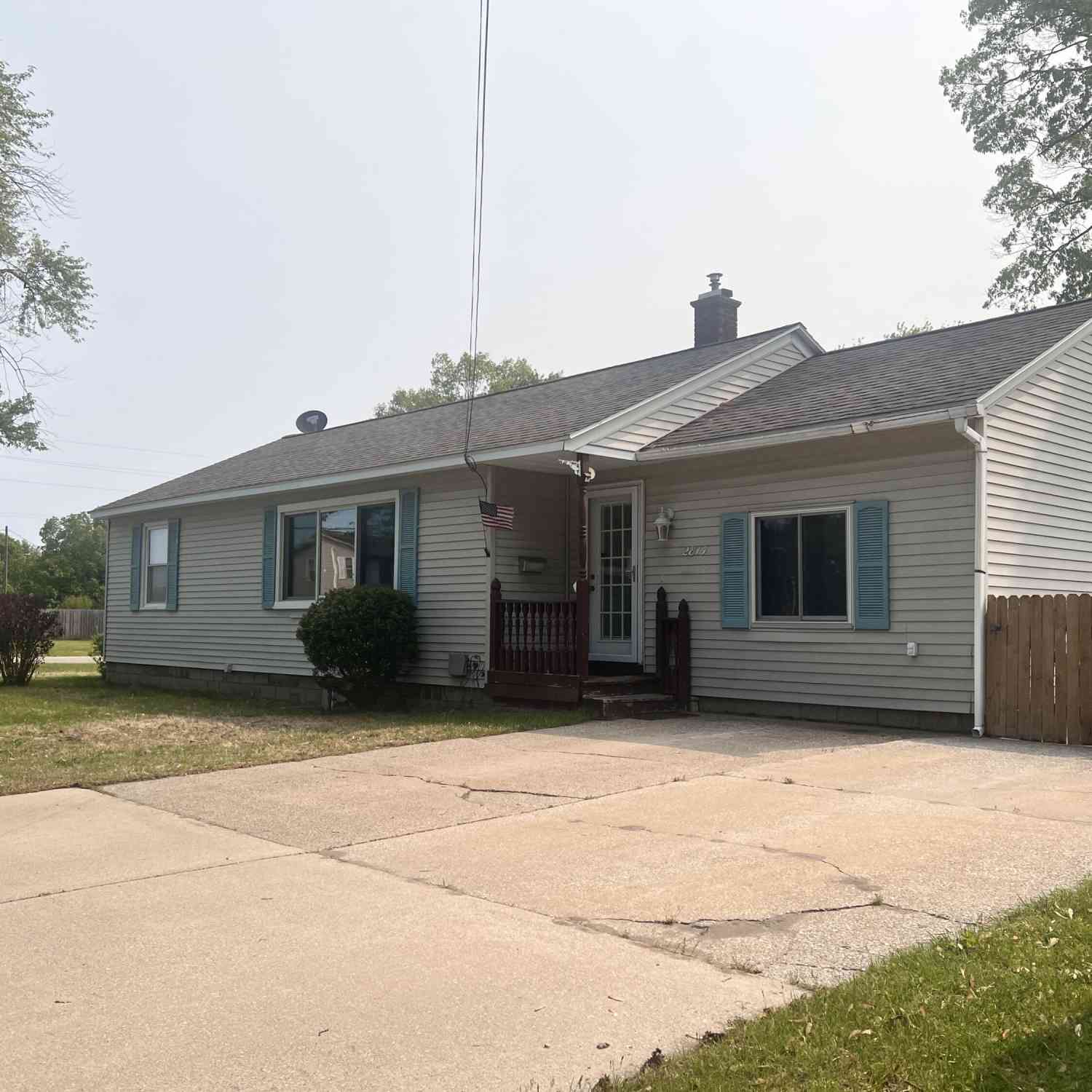 Homes For Sale - 2814 Glenside Boulevard<br/> Muskegon, MI 49441