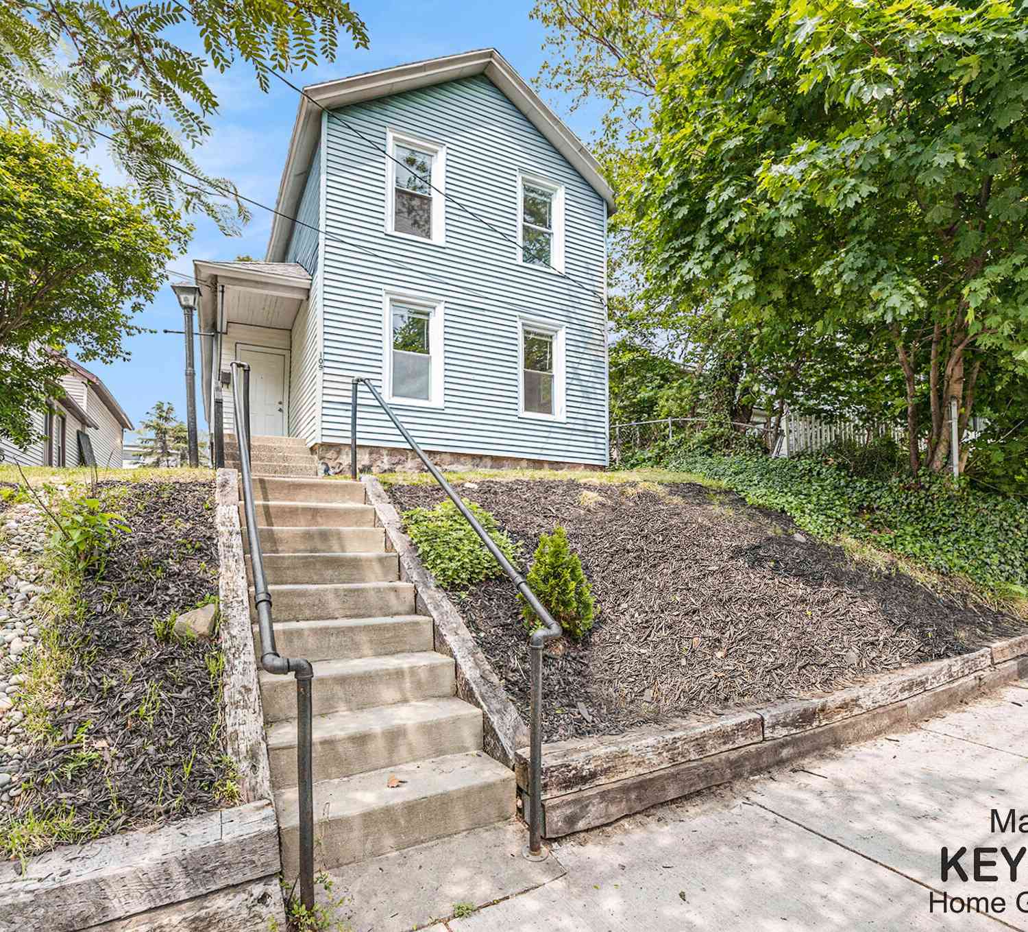 Homes For Sale - 109 Leonard Street<br/> Grand Rapids, MI 49503