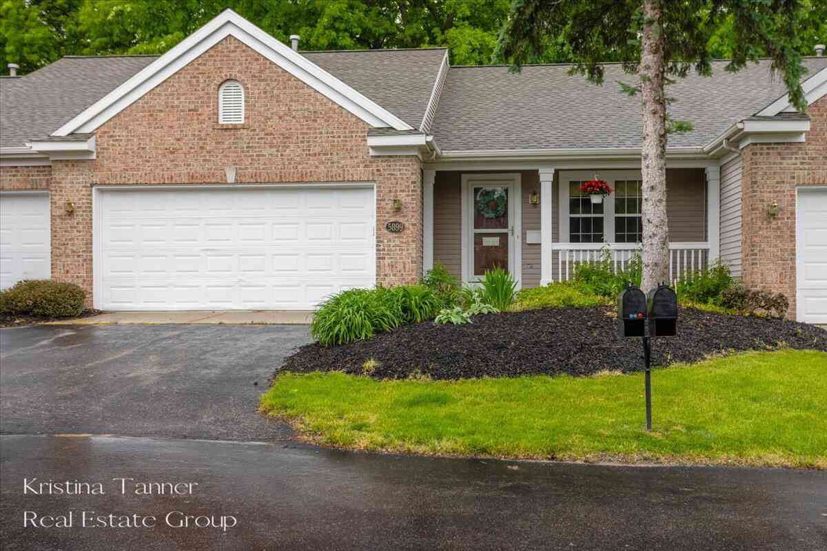 Condo For Sale - 5899 W Lyn Haven Drive<br/> Kentwood, MI 49512