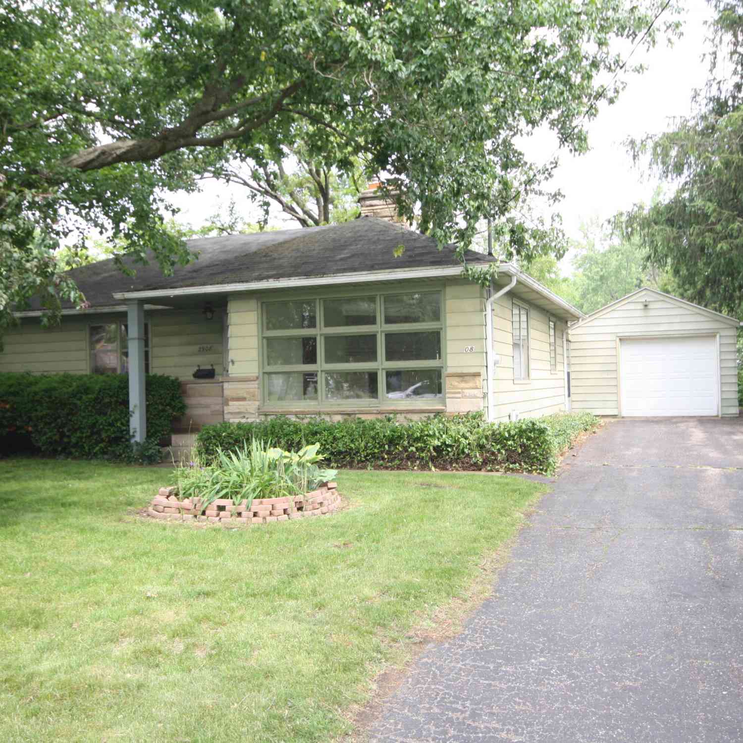 Homes For Sale - 2908 Olney Road<br/> Kalamazoo, MI 49006