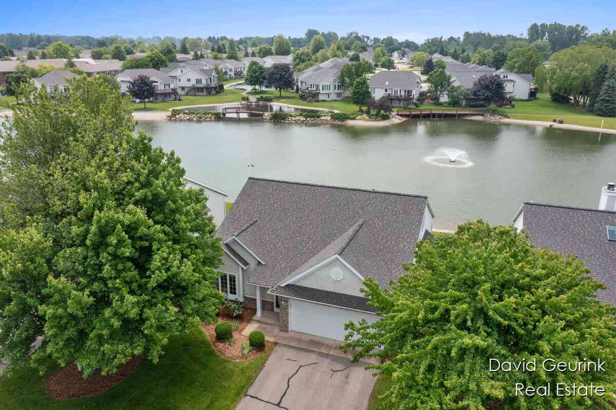 Condo For Sale - 340 Royal Park Drive<br/> Ottawa County, Zeeland, MI 49464