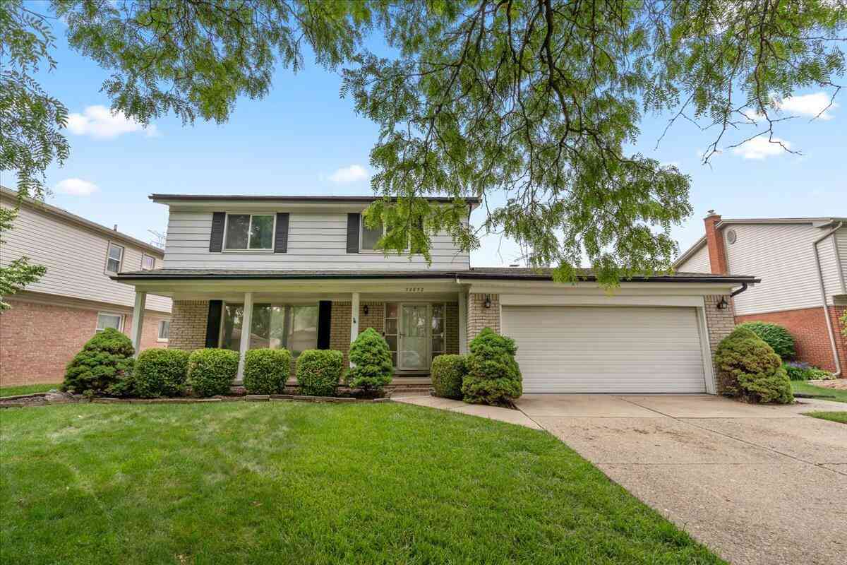 Homes For Sale - 32052 Cambridge Drive<br/> Warren, MI 48093