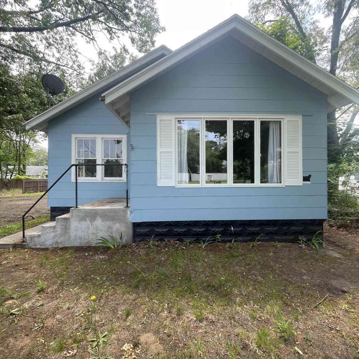 Homes For Sale - 737 W Hackley Avenue<br/> Muskegon, MI 49441