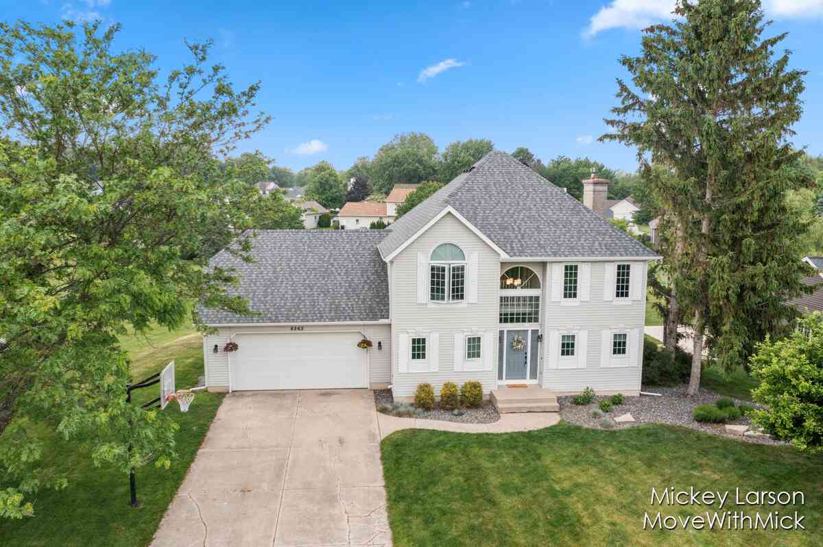 Homes For Sale - 6263 Heathcross Drive<br/> Hudsonville, MI 49426