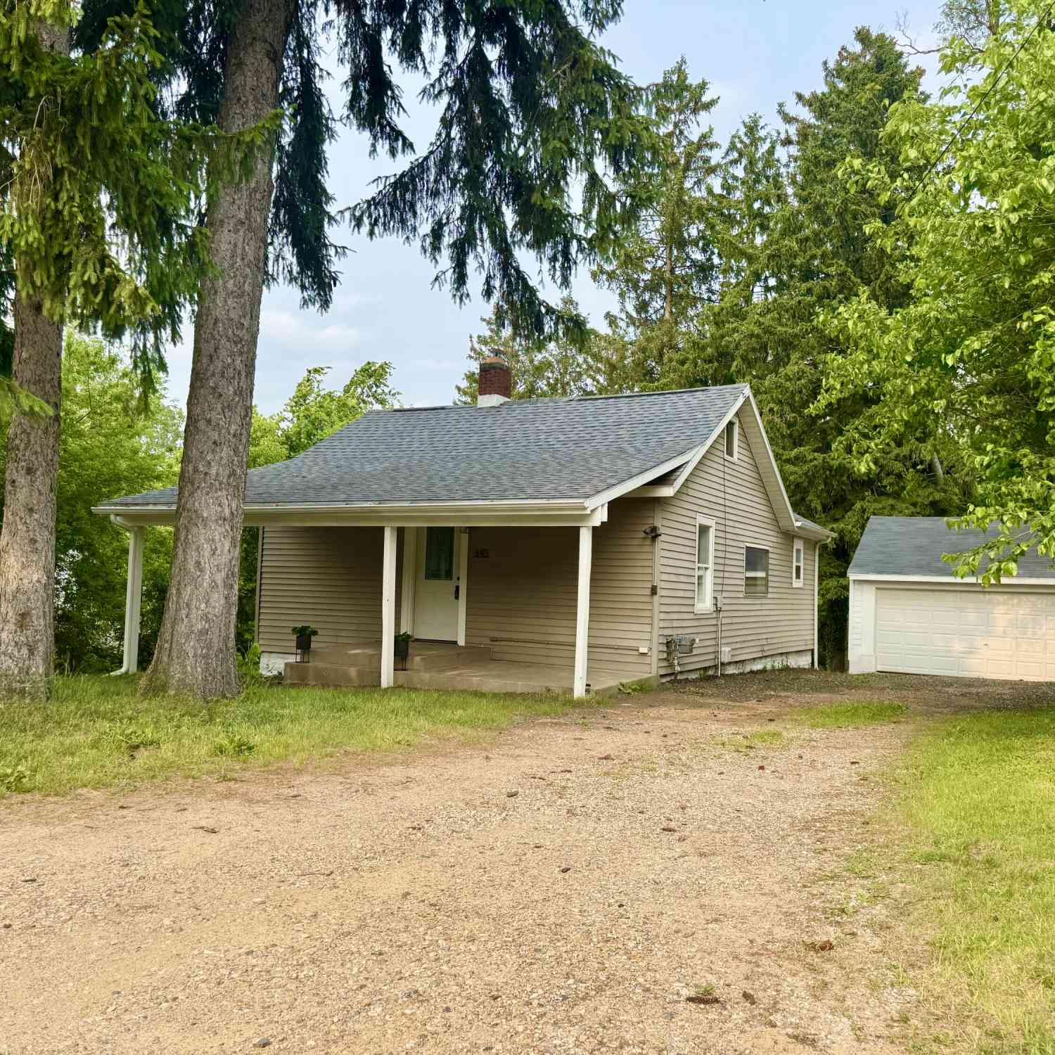 Homes For Sale - 145 Sycamore Street<br/> Jackson, MI 49202