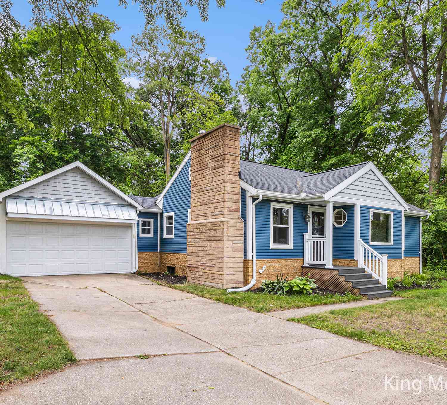 Homes For Sale - 1738 4 Mile Road<br/> Grand Rapids, MI 49525