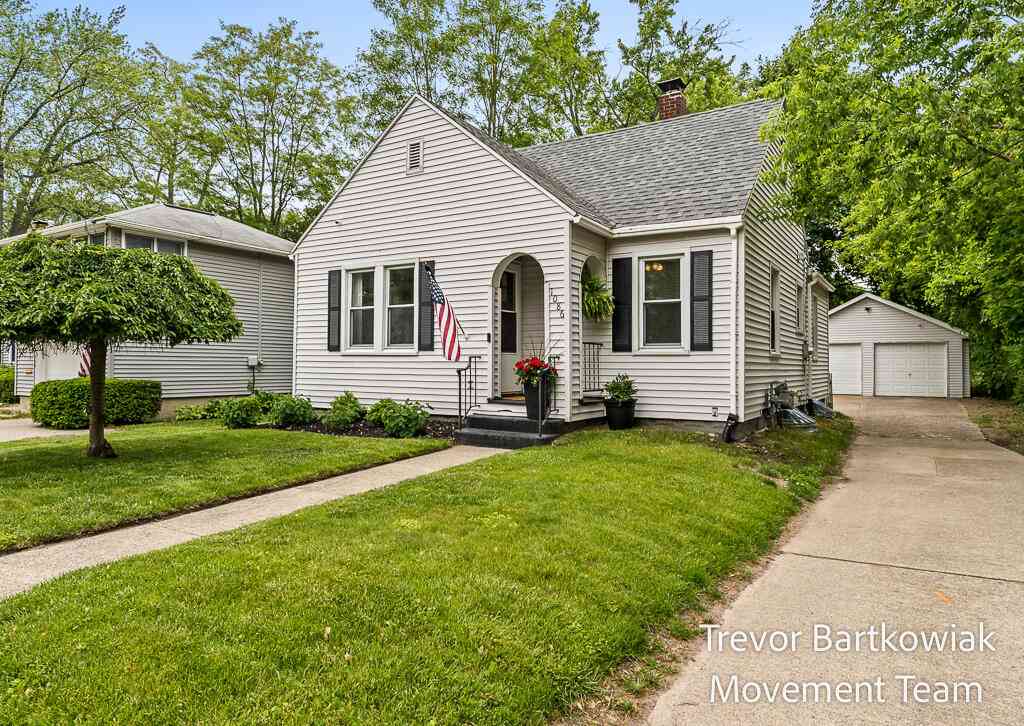 Homes For Sale - 1086 W Dale Avenue<br/> Muskegon, MI 49441