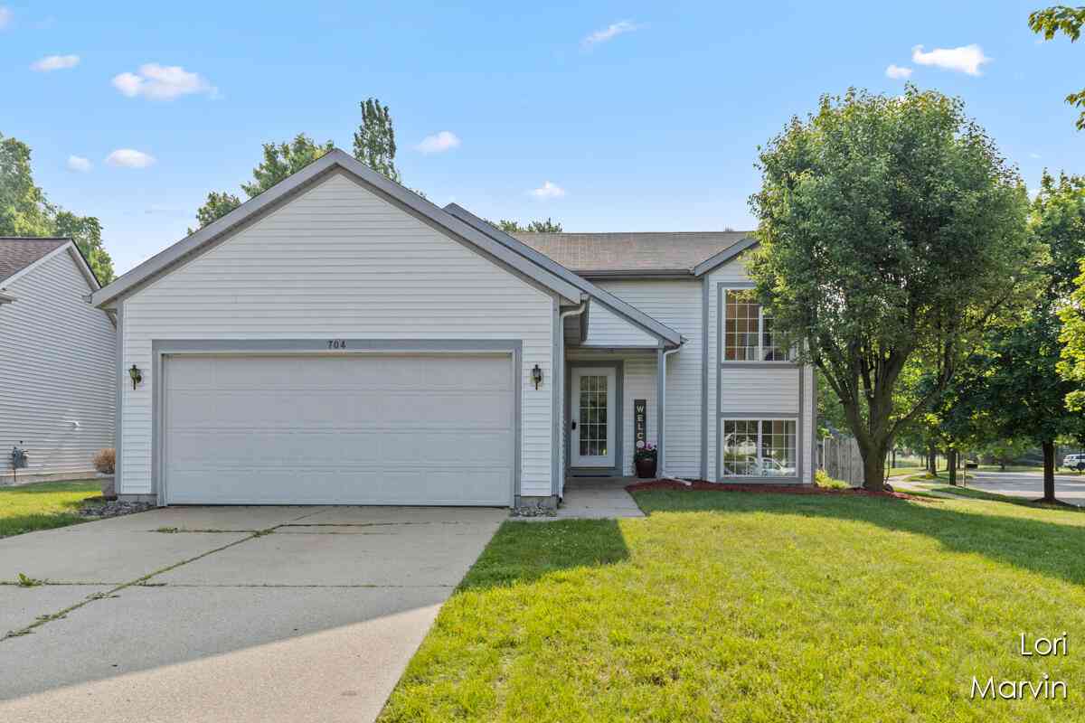 Homes For Sale - 704 Pecan Court<br/> Grand Rapids, MI 49504