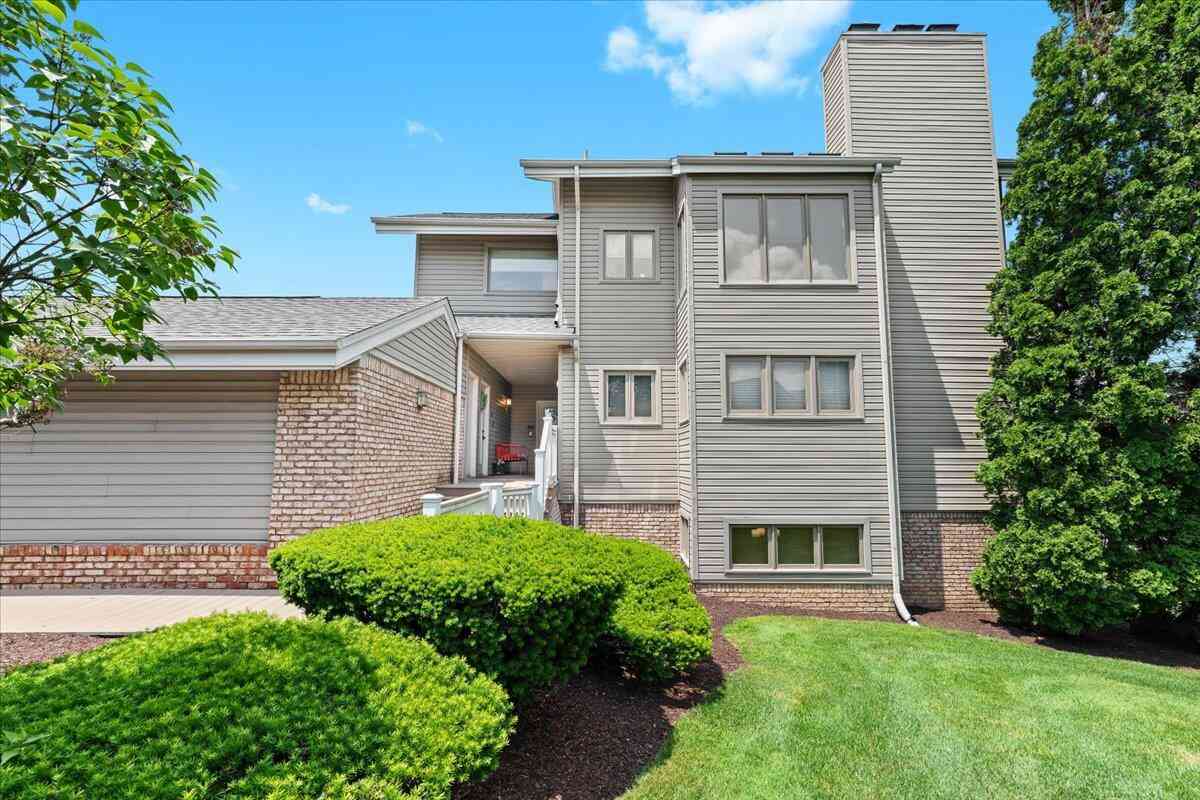 Condo For Sale - 21112 Boulder Circle<br/> Northville, MI 48167