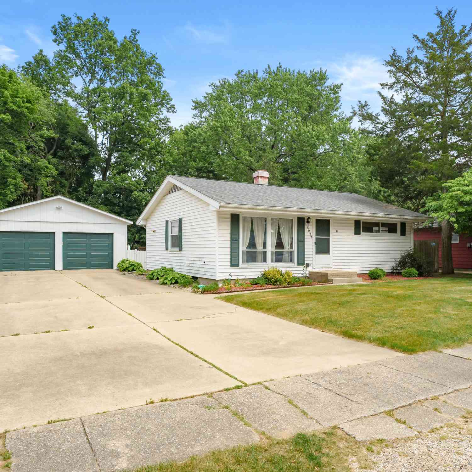 Homes For Sale - 3930 Mead<br/> Kalamazoo, MI 49004
